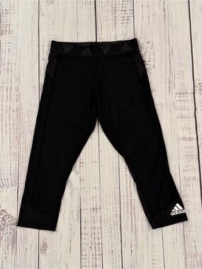Adidas Womens sz L. Techfit Climalite Stretch Compression Leggings Capri W/ Logo